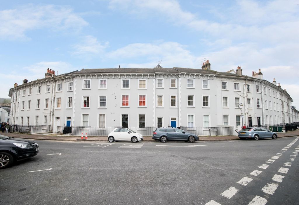 Property photo 2 of 8 External