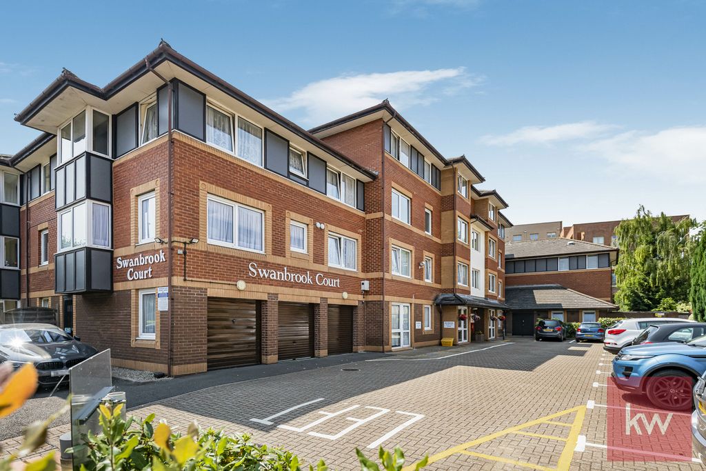 Property photo 2 of 21