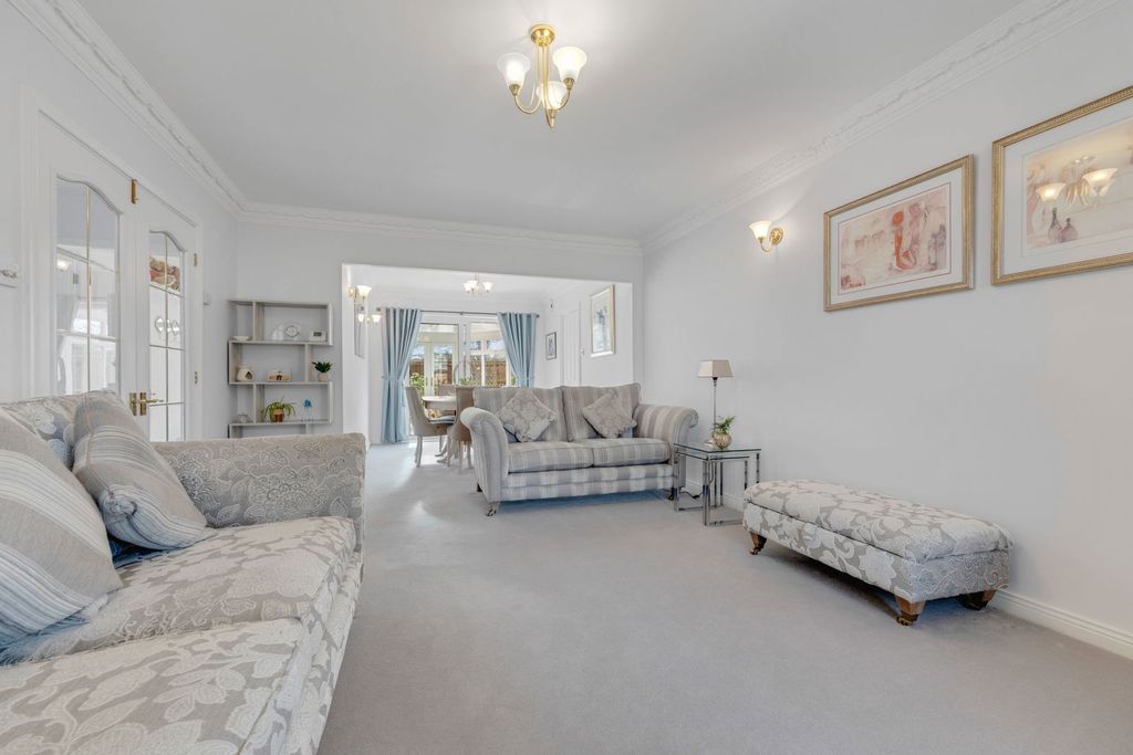 Property photo 2 of 19