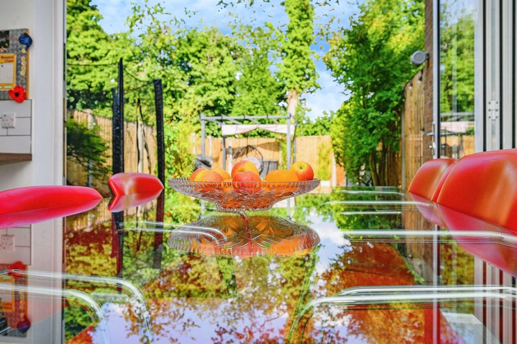 Property photo 3 of 19