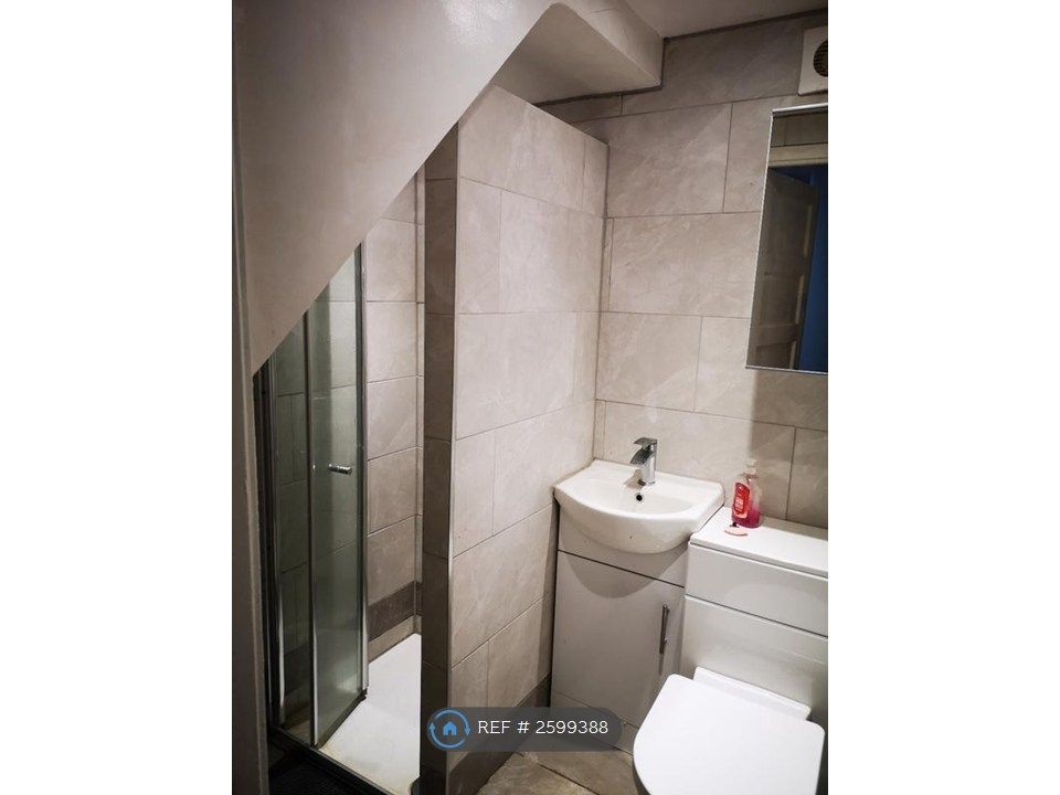 Property photo 2 of 5 Bathroom