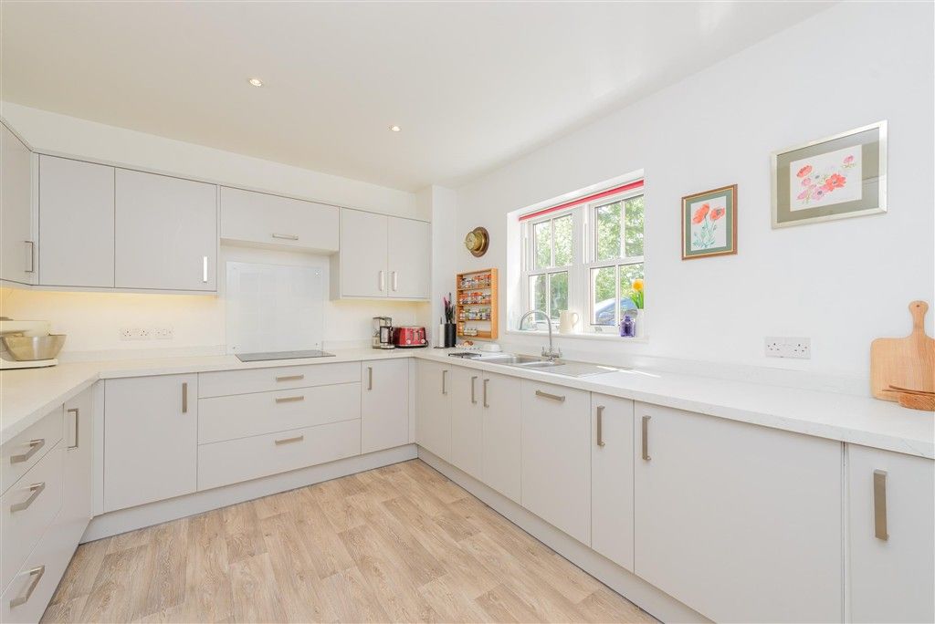 Property photo 3 of 13 Kitchen