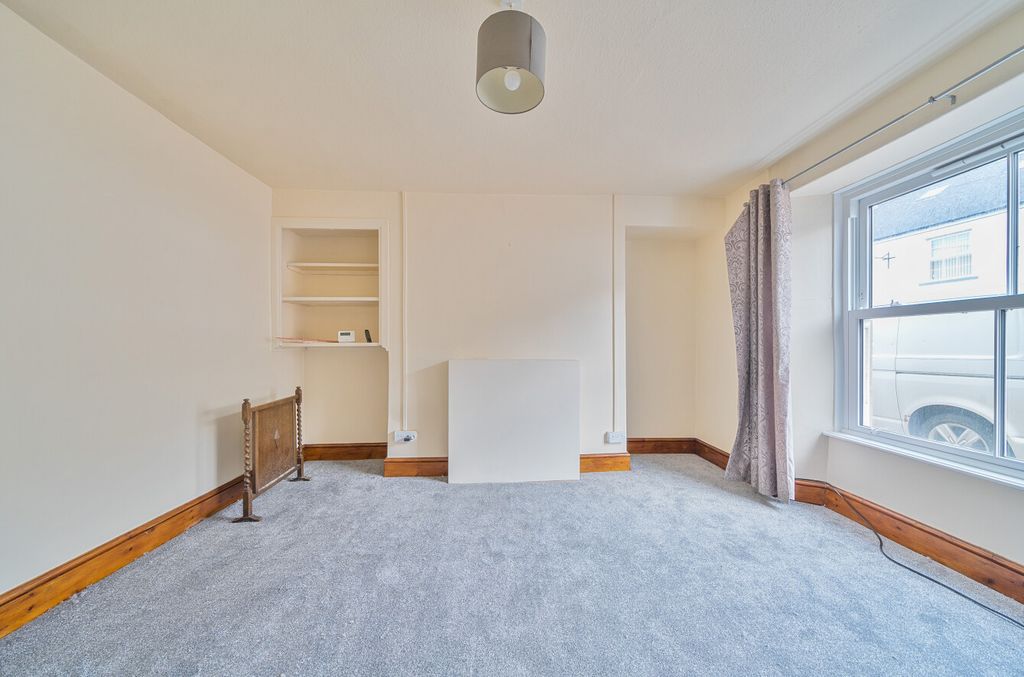 Property photo 2 of 14 Bampton Seddons