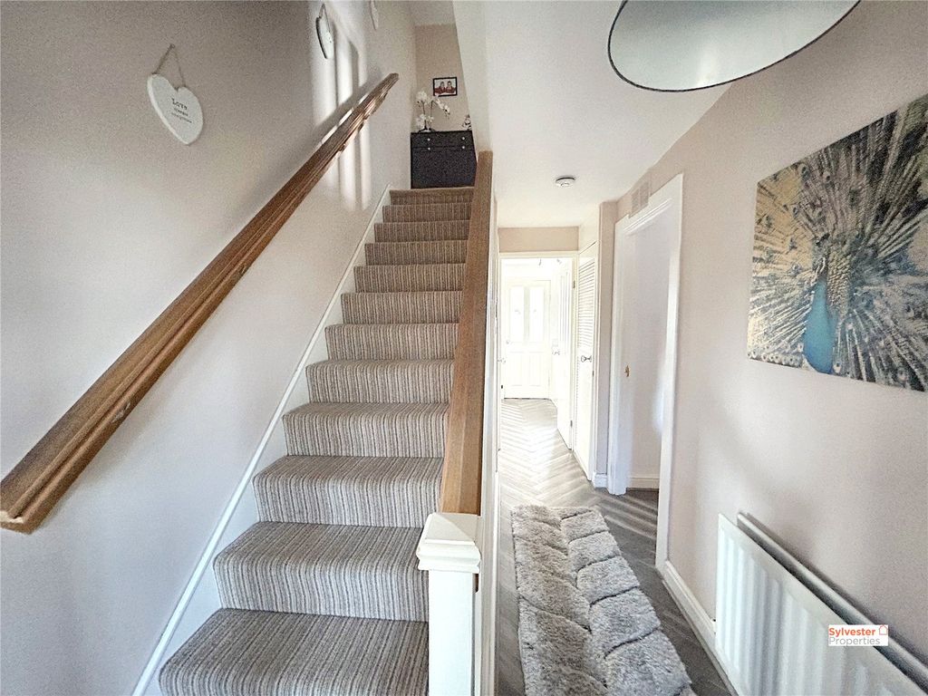 Property photo 3 of 27 Picture No. 16