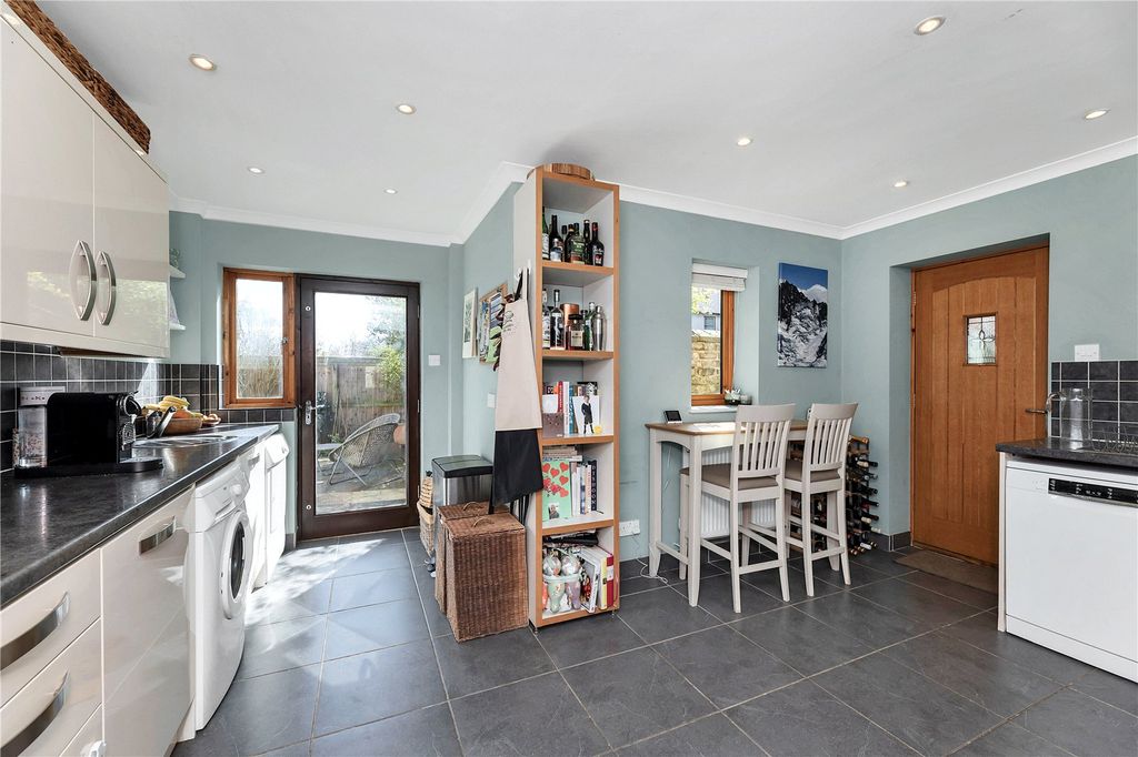 Property photo 3 of 15 Picture No. 12