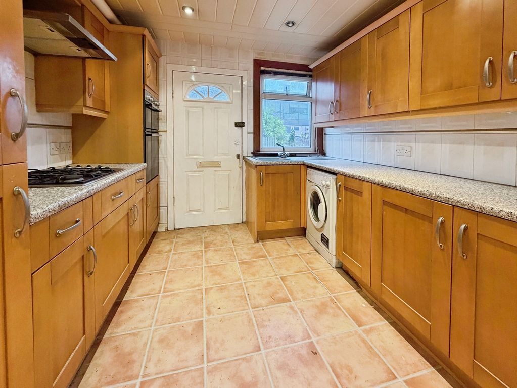 Property photo 2 of 9 Kitchen