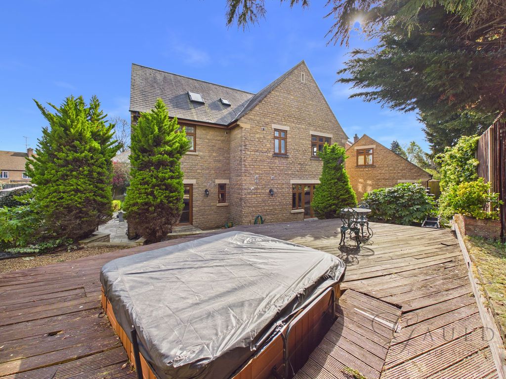 Property photo 3 of 54