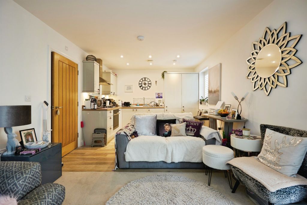 Property photo 3 of 11