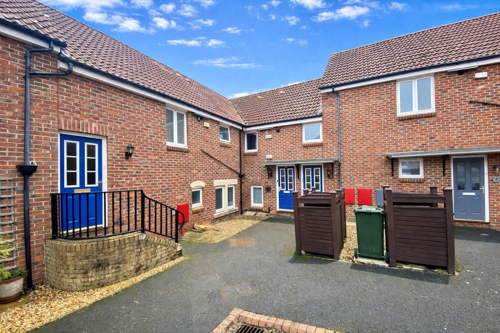 Property photo 1 of 4