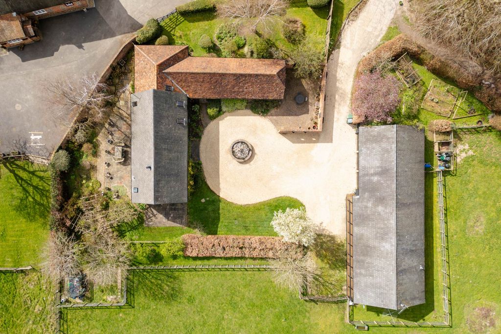 Property photo 2 of 30