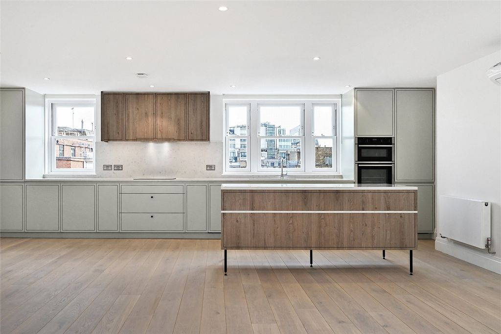 Property photo 2 of 19 A085i00000L942Eaab_Lgo220312_08.Jpg