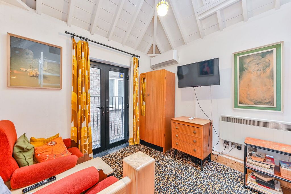 Property photo 2 of 5