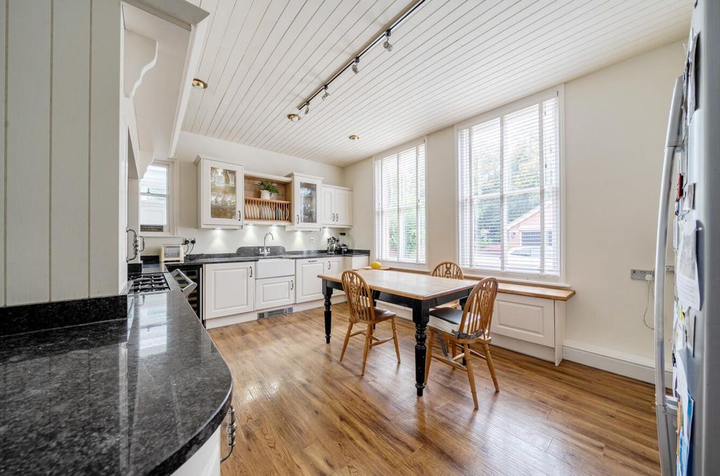 Property photo 2 of 18 1361551-14-68E91cc8d57c5.Jpg