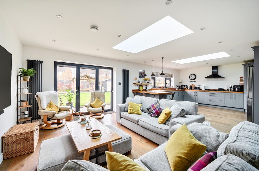 Property photo 3 of 23 03508542-1095-45F...