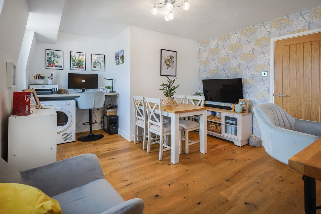 Property photo 2 of 10 Photo 1