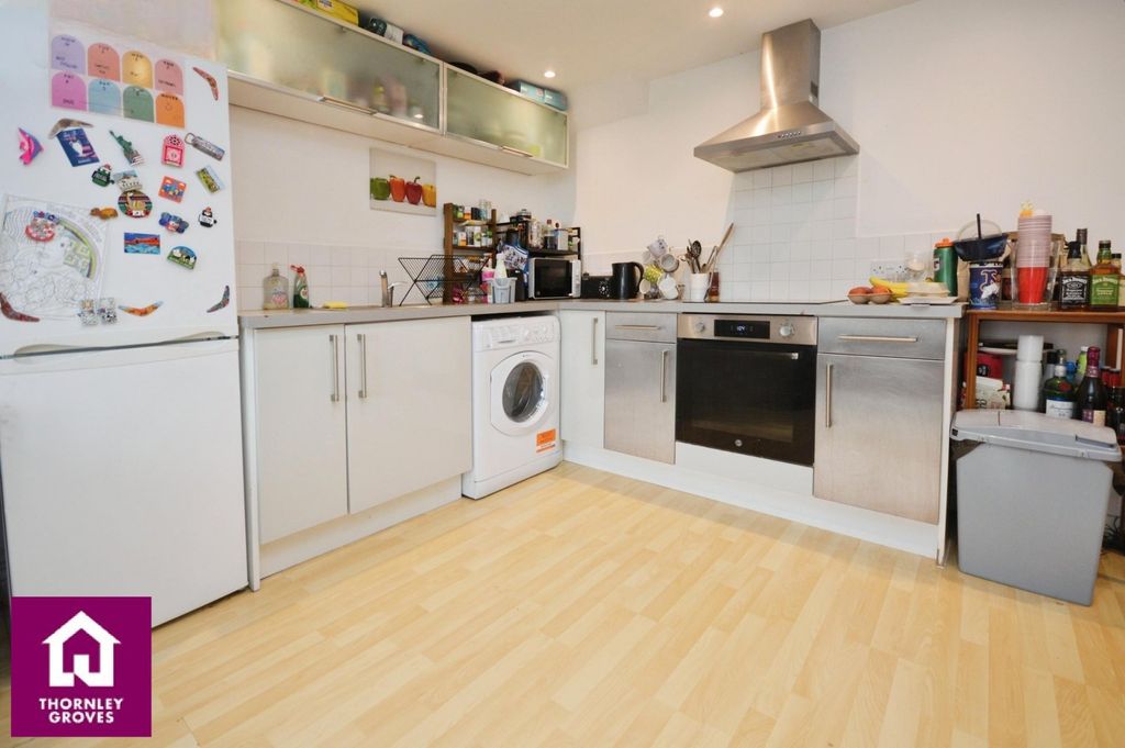 Property photo 3 of 11 Lounge/Kitchen