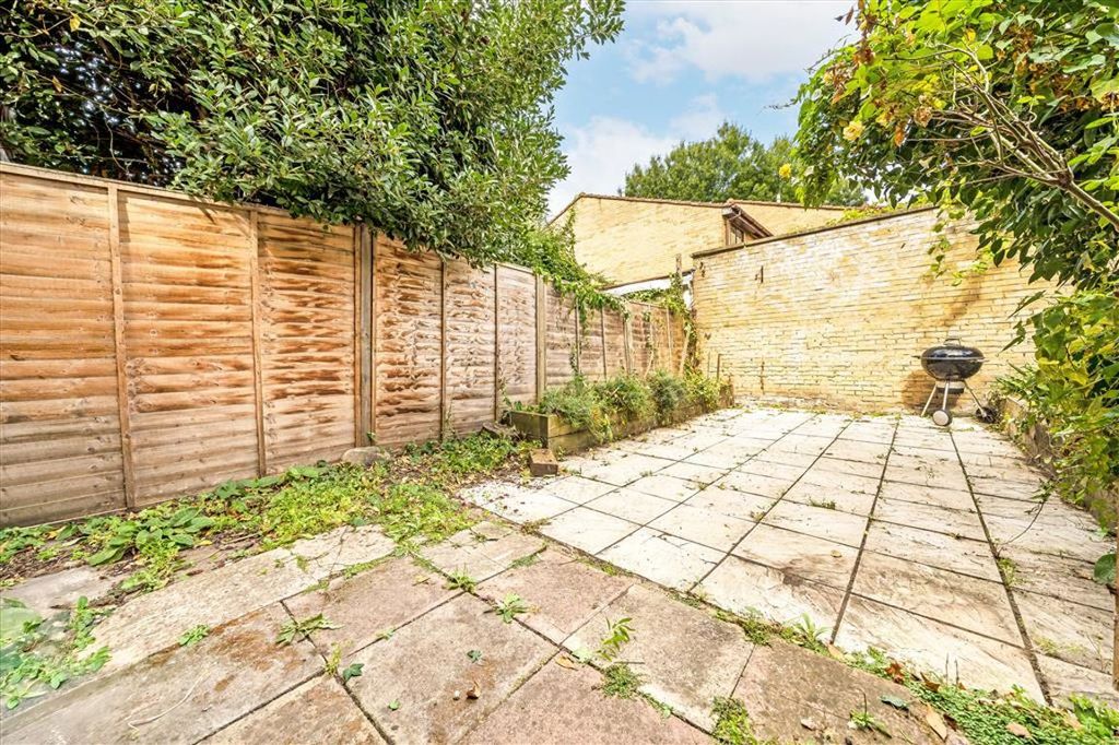 Property photo 2 of 11