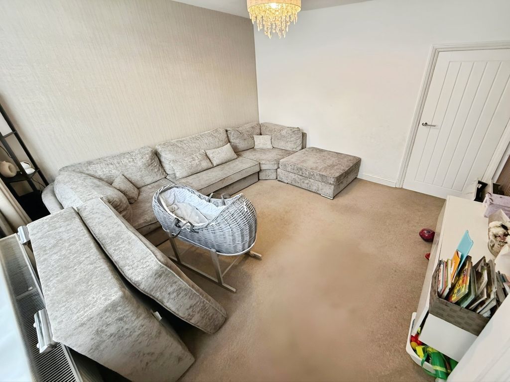 Property photo 3 of 12 Picture No. 12