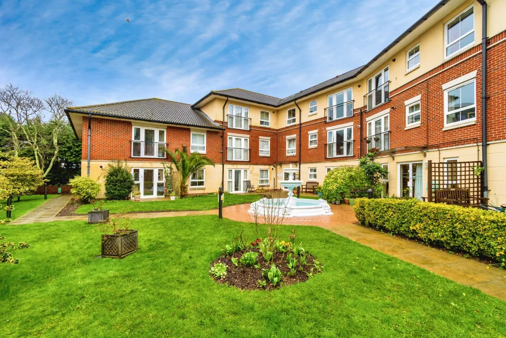 Rollesbrook Gardens, Southampton, Hampshire SO15 - View 3