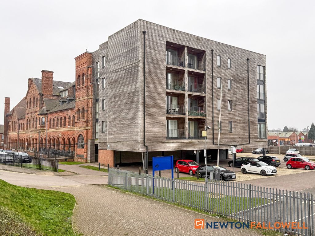 Property photo 1 of 18