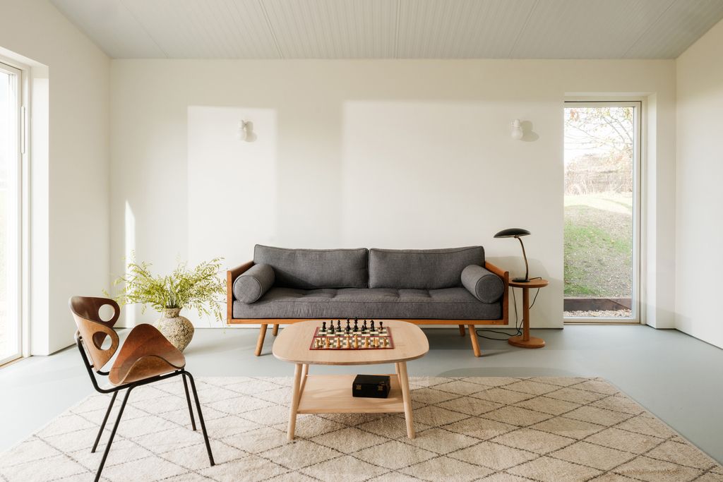 Property photo 2 of 21 323359 - Tractor Shed Image A (c)Dave Watts.Jpg