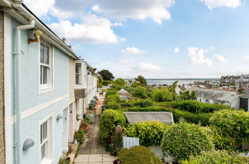 Property photo 2 of 17 1463240-1-6A0Aeb4...
