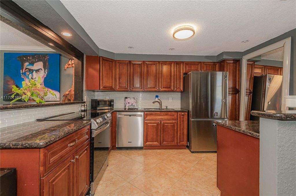 Property photo 1 of 28