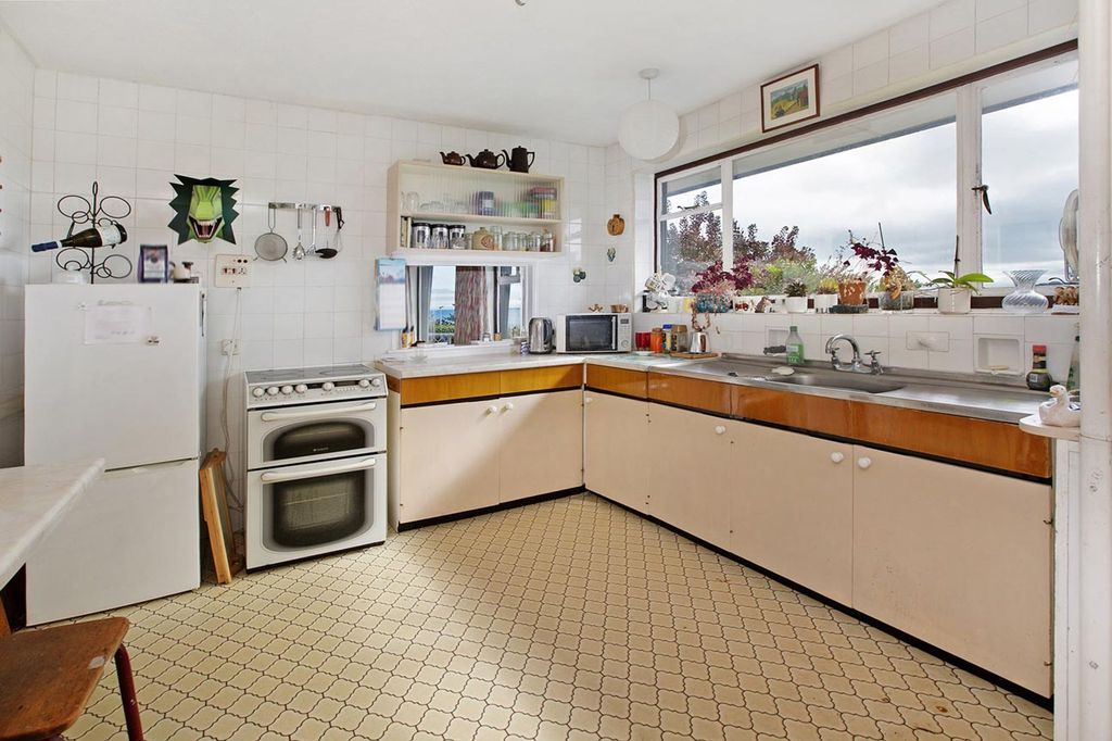 Property photo 3 of 22