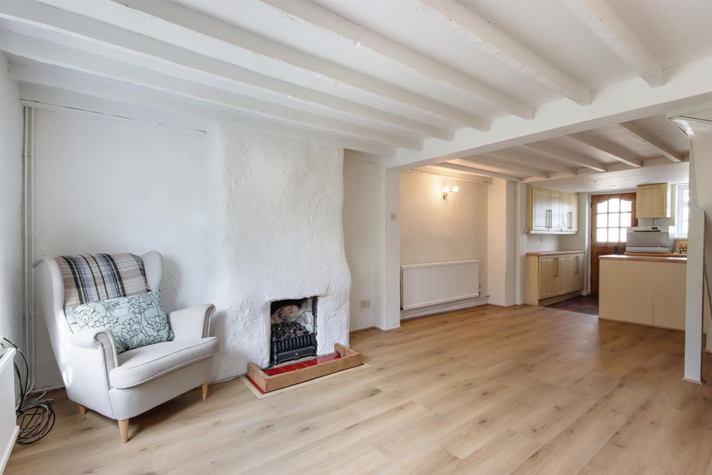 Property photo 2 of 17 63227_012.Jpg