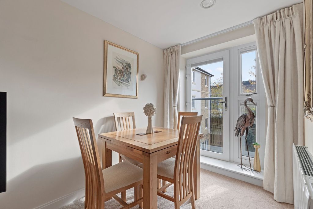 Property photo 3 of 17 Picture 3