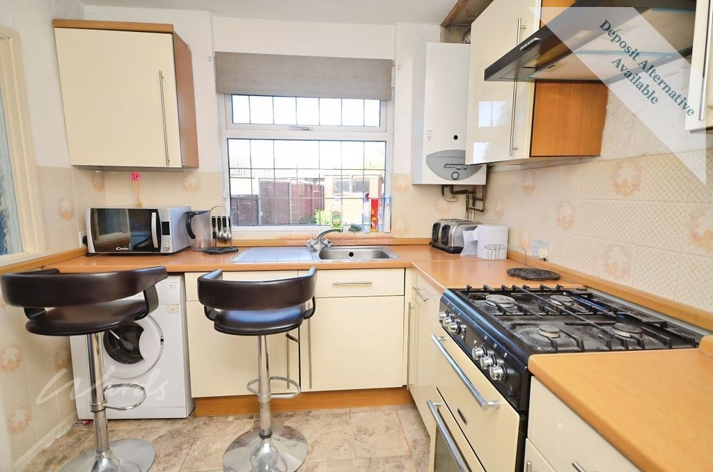Property photo 2 of 9 Woodlands Kitchen