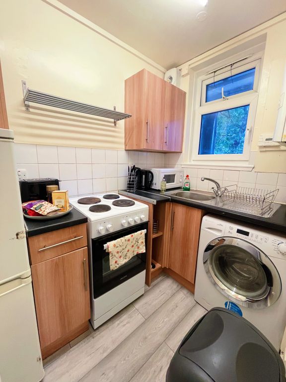Property photo 3 of 4