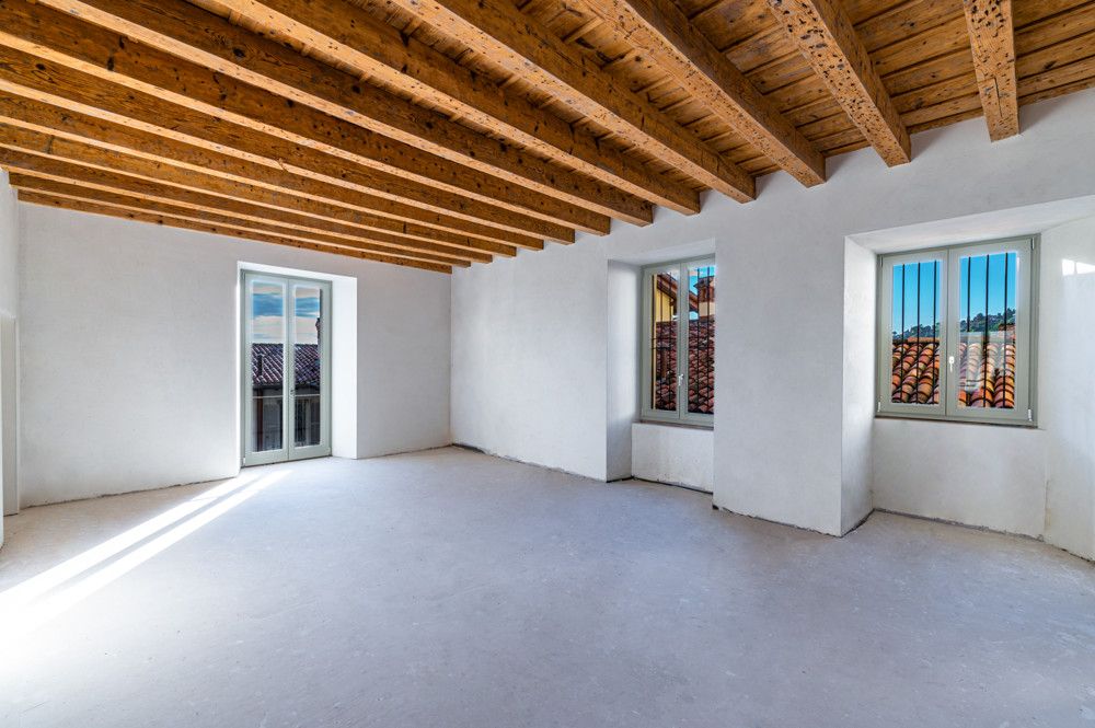 Property photo 1 of 33