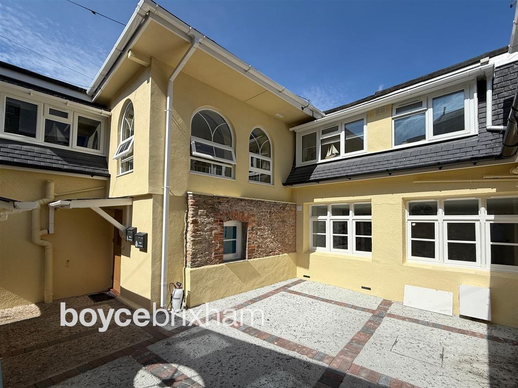 Property photo 1 of 13 Courtyard Wm.Jpg