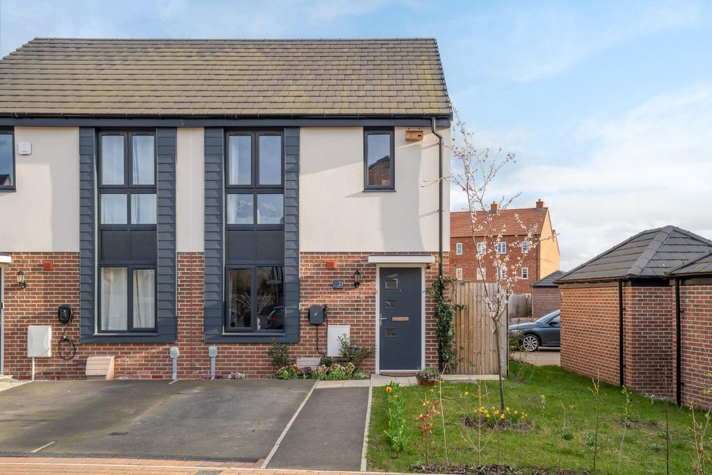 Property photo 1 of 20 Exterior