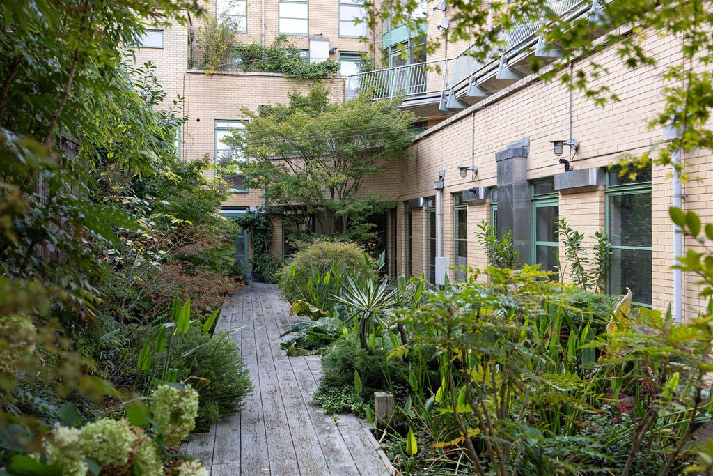 Property photo 1 of 22 The Glass Building 105-4.Jpg