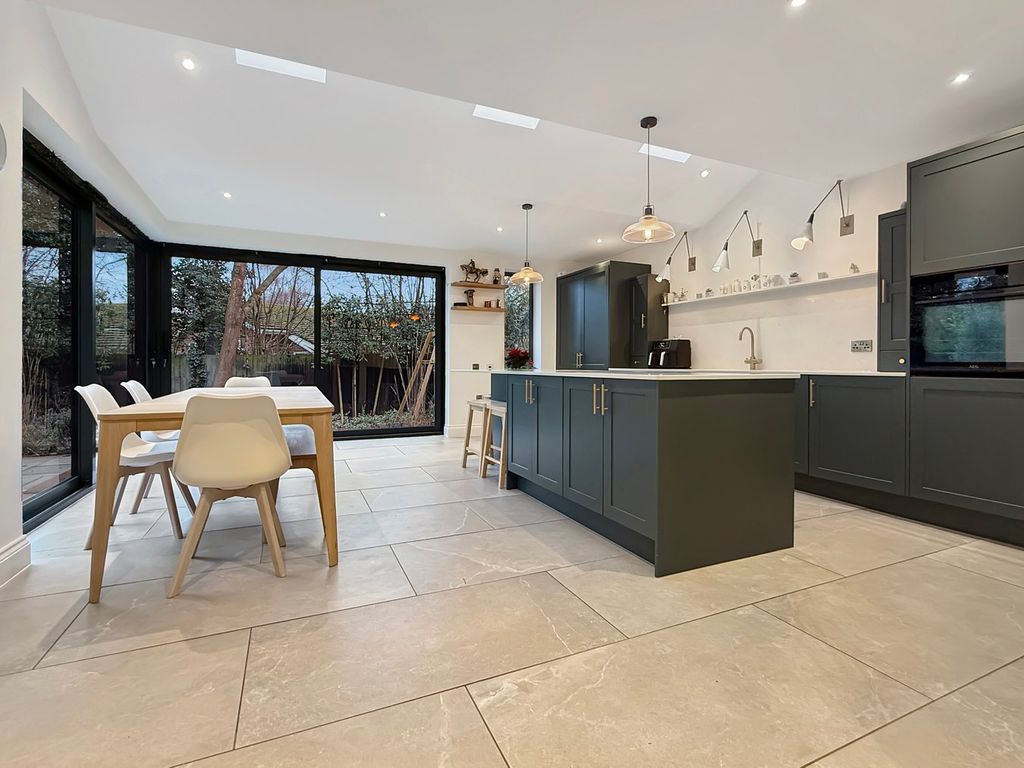 Property photo 2 of 24