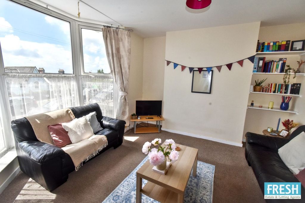 Property photo 3 of 33