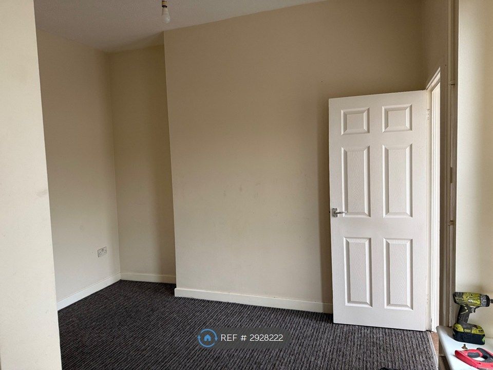 Property photo 2 of 4 Living Room