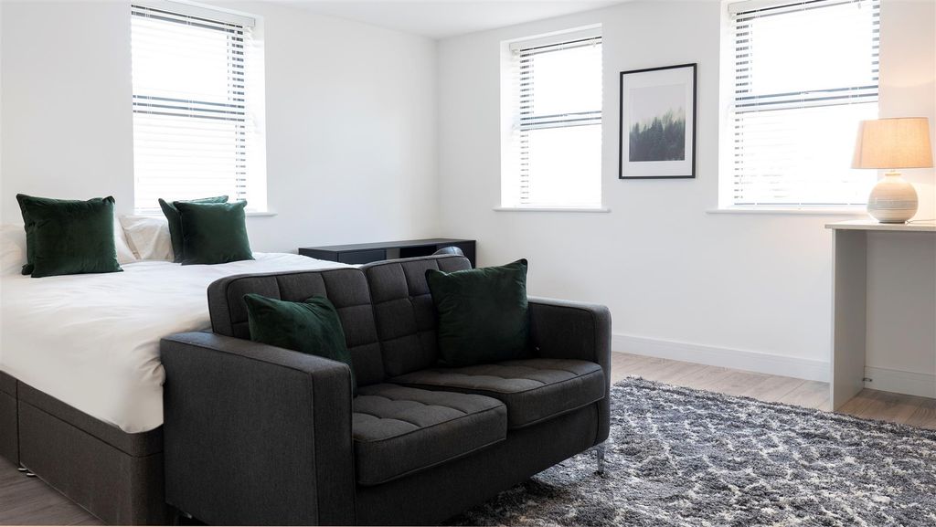 Property photo 3 of 6