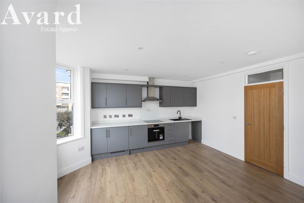 Property photo 3 of 11 Teville Road, 19, First Floor - 003.Jpg