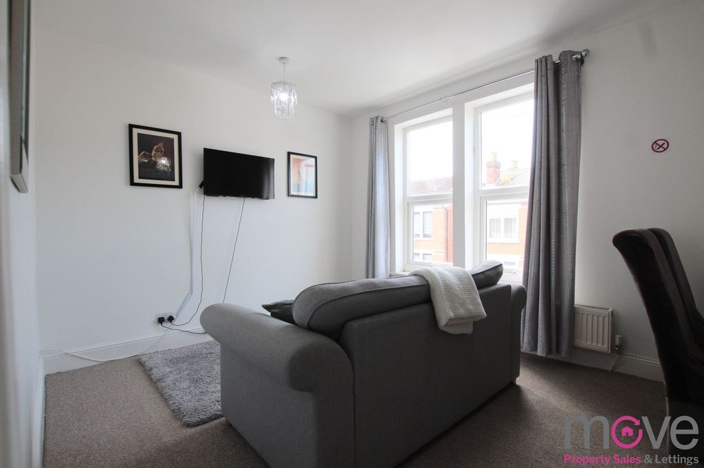 Property photo 3 of 7 Photo 6