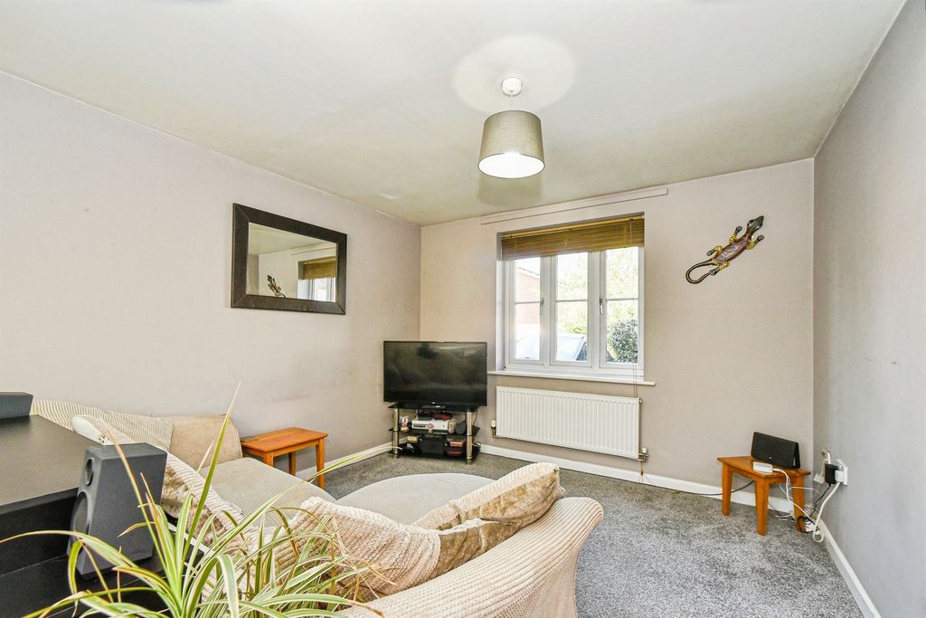 Property photo 2 of 8