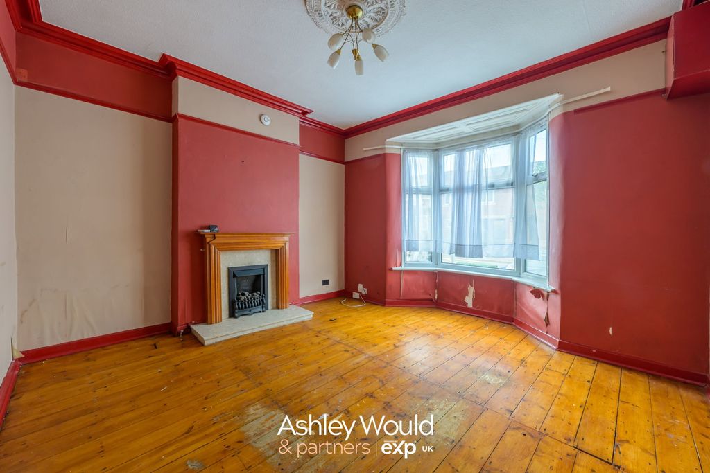 Property photo 2 of 13