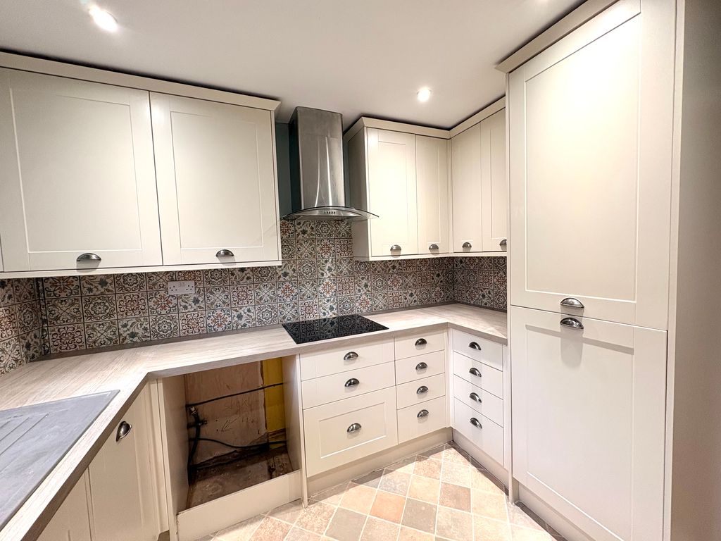 Property photo 2 of 19 Bedroom 1