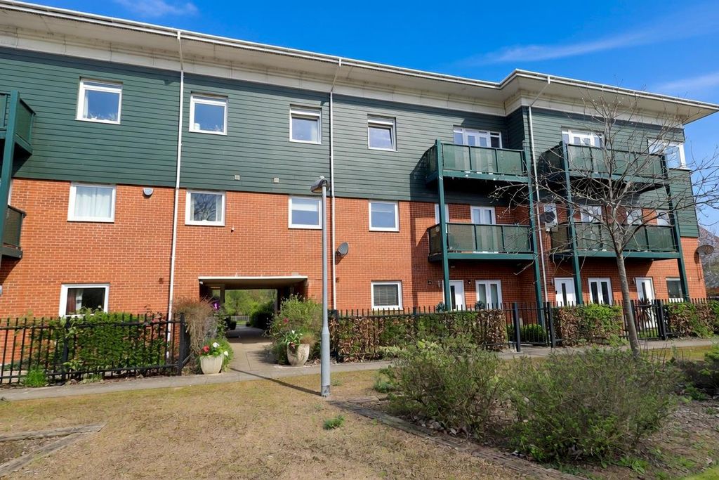 Property photo 1 of 16 External