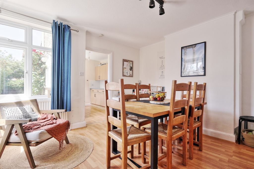 Property photo 2 of 27 23