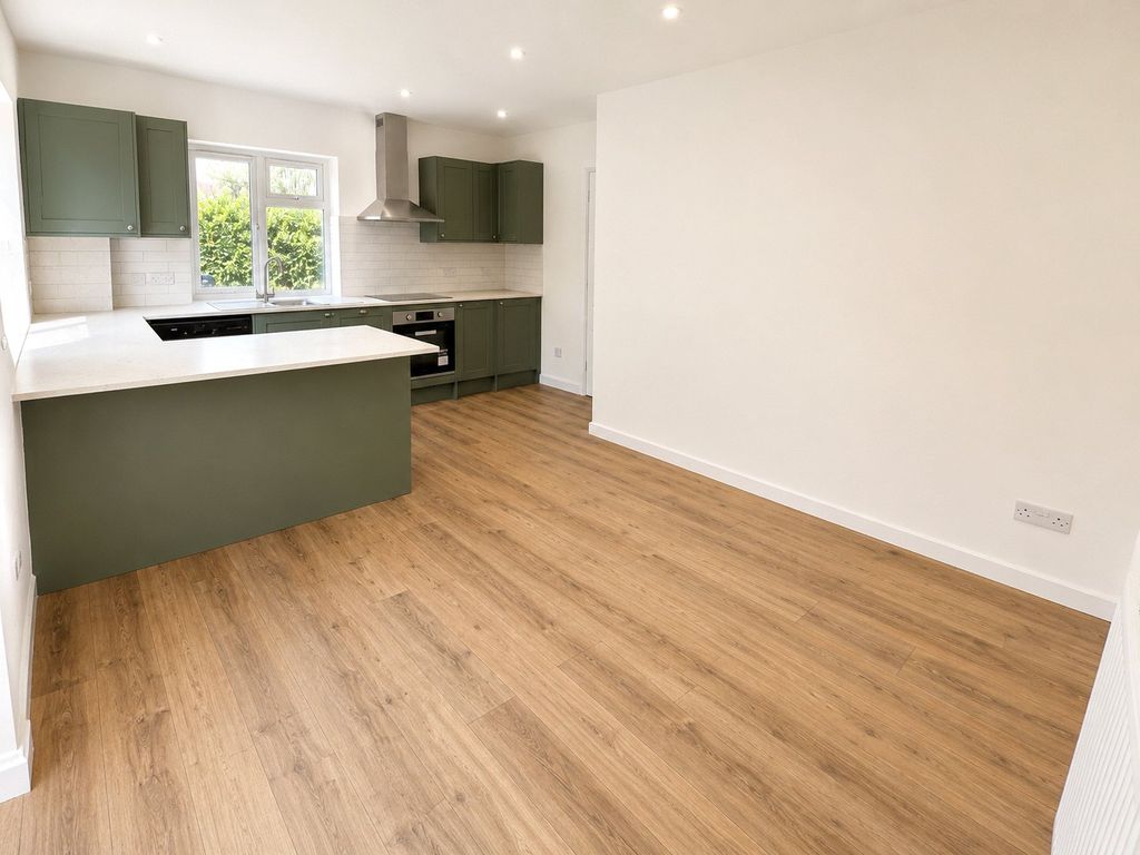 Property photo 3 of 6 Picture No. 06
