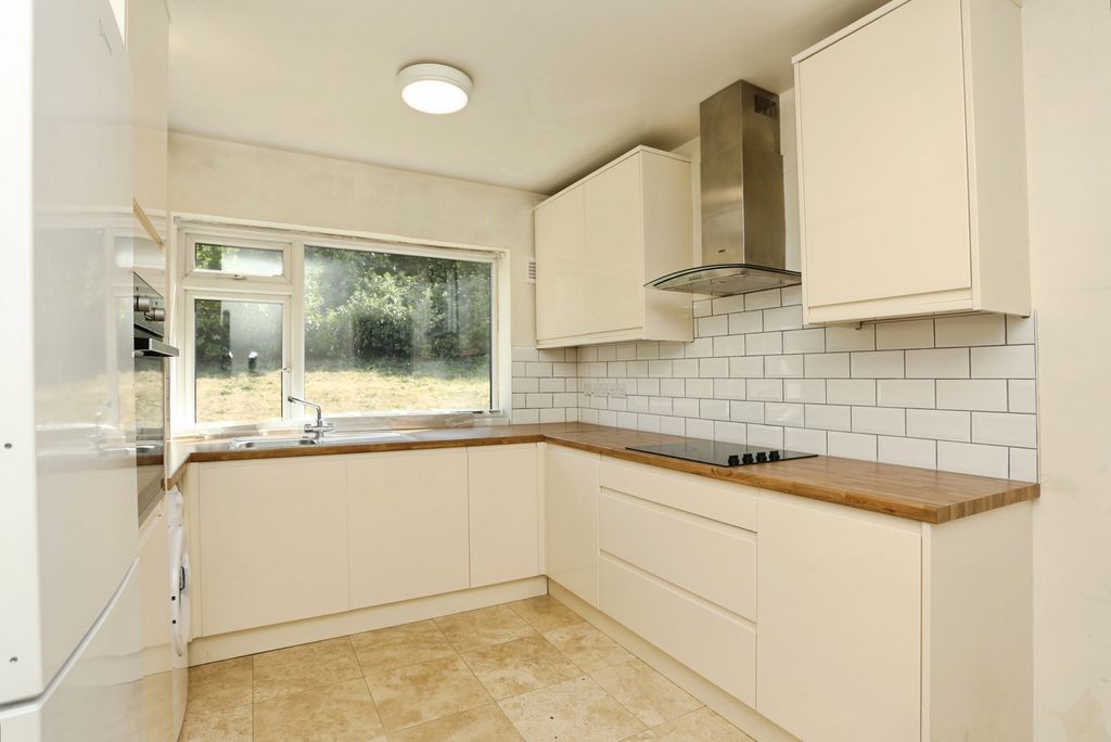 Property photo 2 of 16 Pbox-Img.Jpg