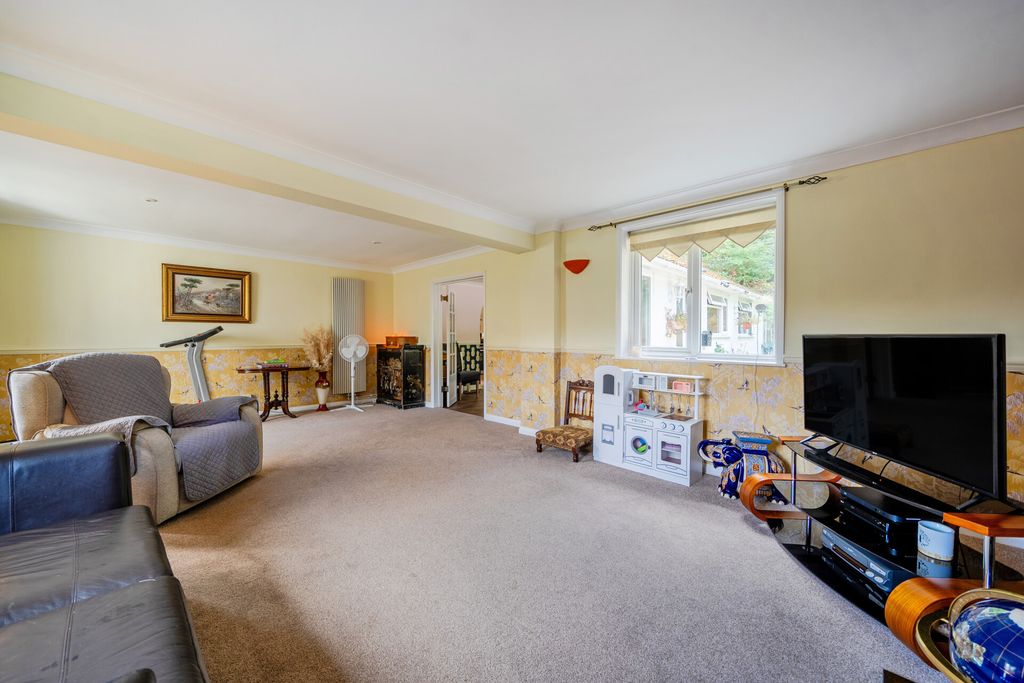 Property photo 3 of 25 1512946-31-1A0432...